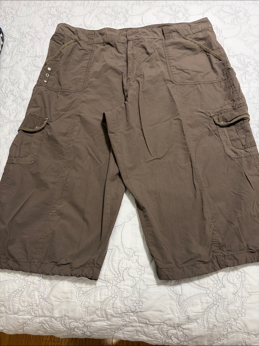 Cargo Utility Coupe’ Woman Taupe Tan PreOwned Capris Pants Zipper Front Size 20